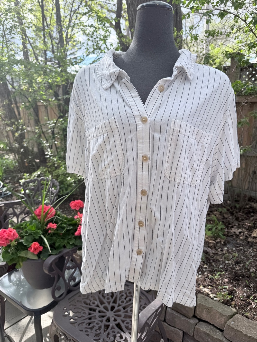 Ladies White Linen Short Sleeve Button-Up Shirt with Black Pinstripes
